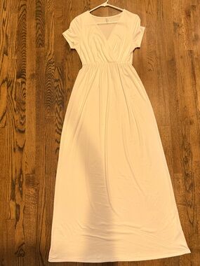 Mother Bee Maternity Creamy White Short-Sleeve V-Neck Maxi Dress